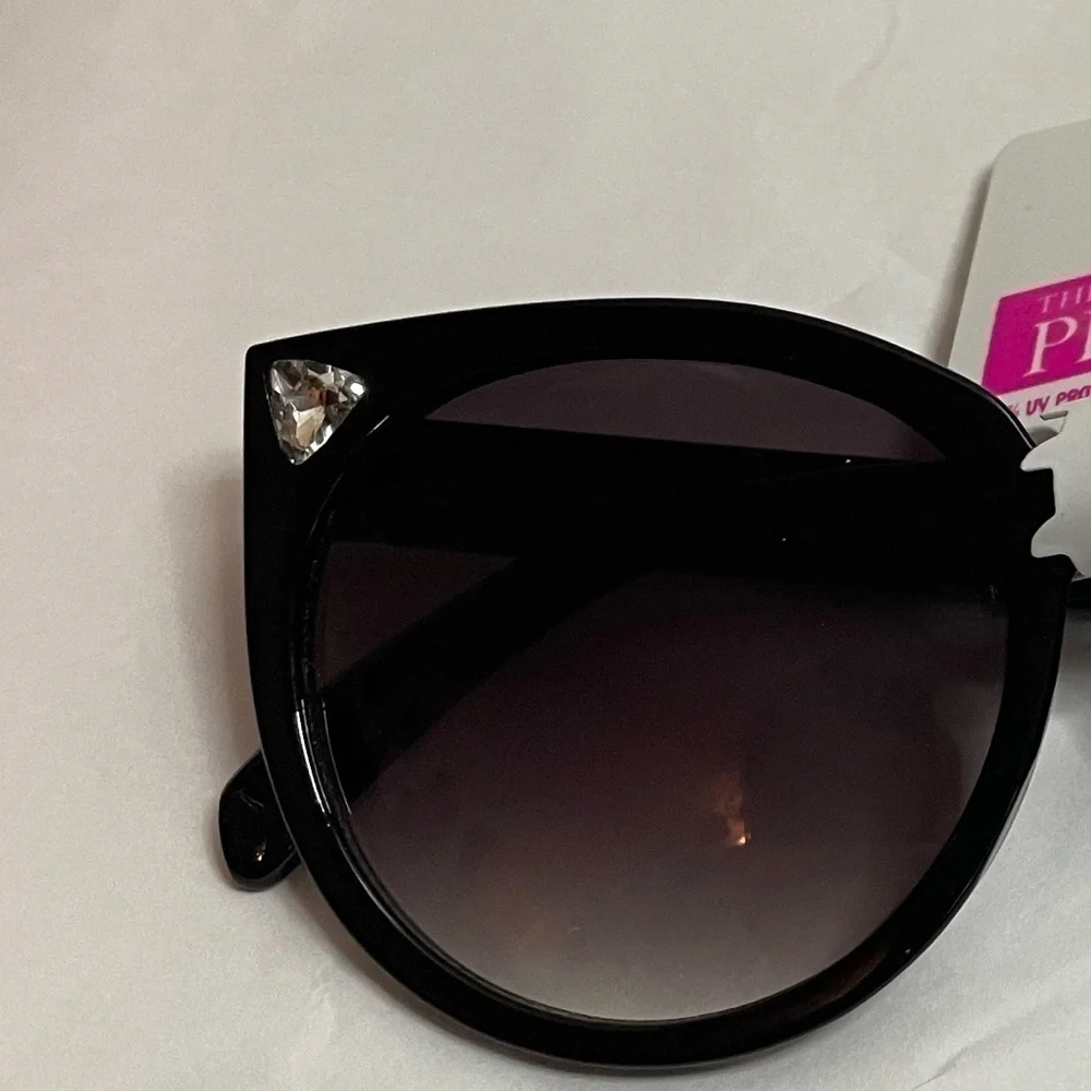 The childrens place black cat eye shaped sunglasses heart rhinestone